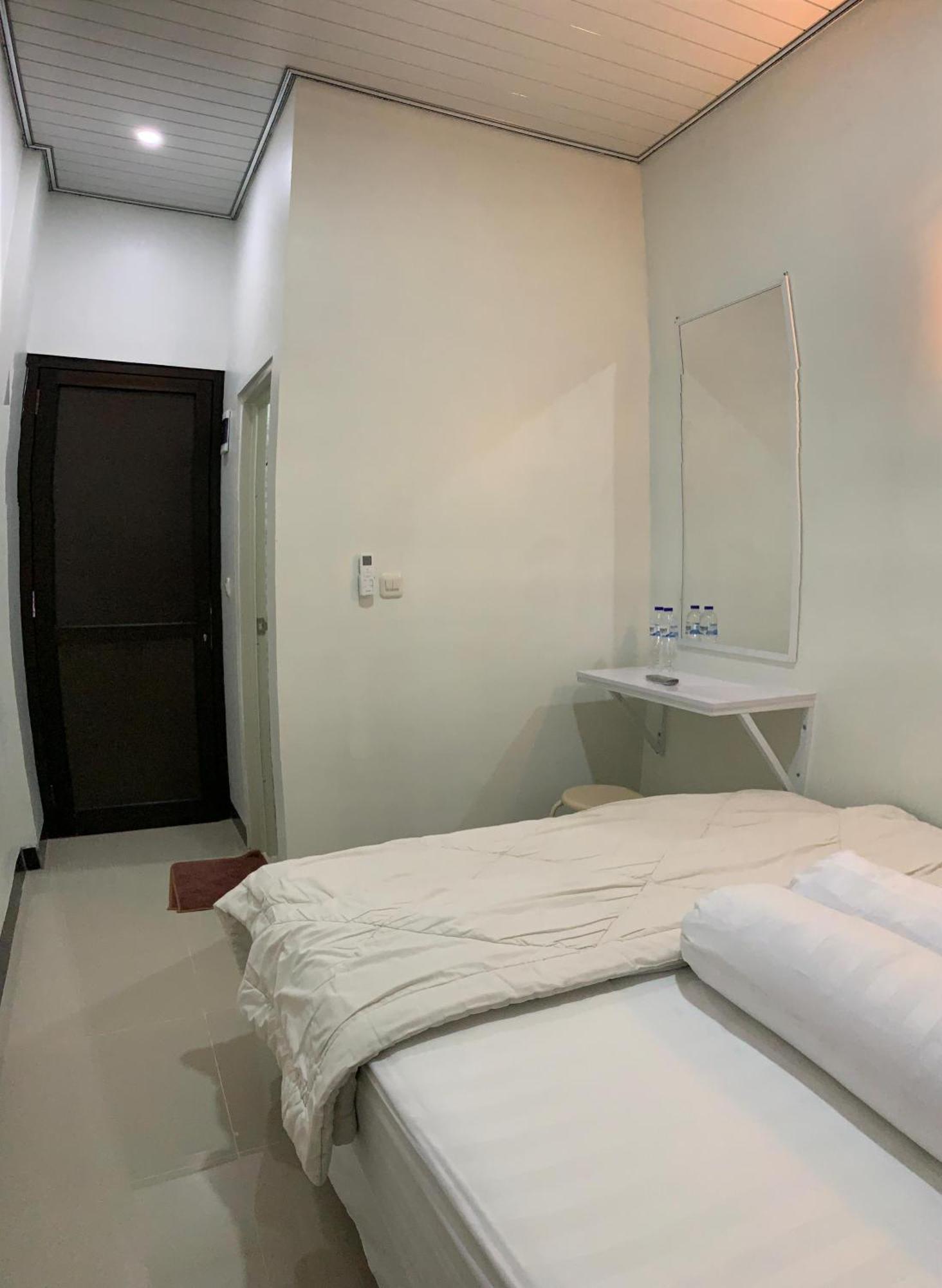 Kusuma Raya Guest House Srondolwetan المظهر الخارجي الصورة