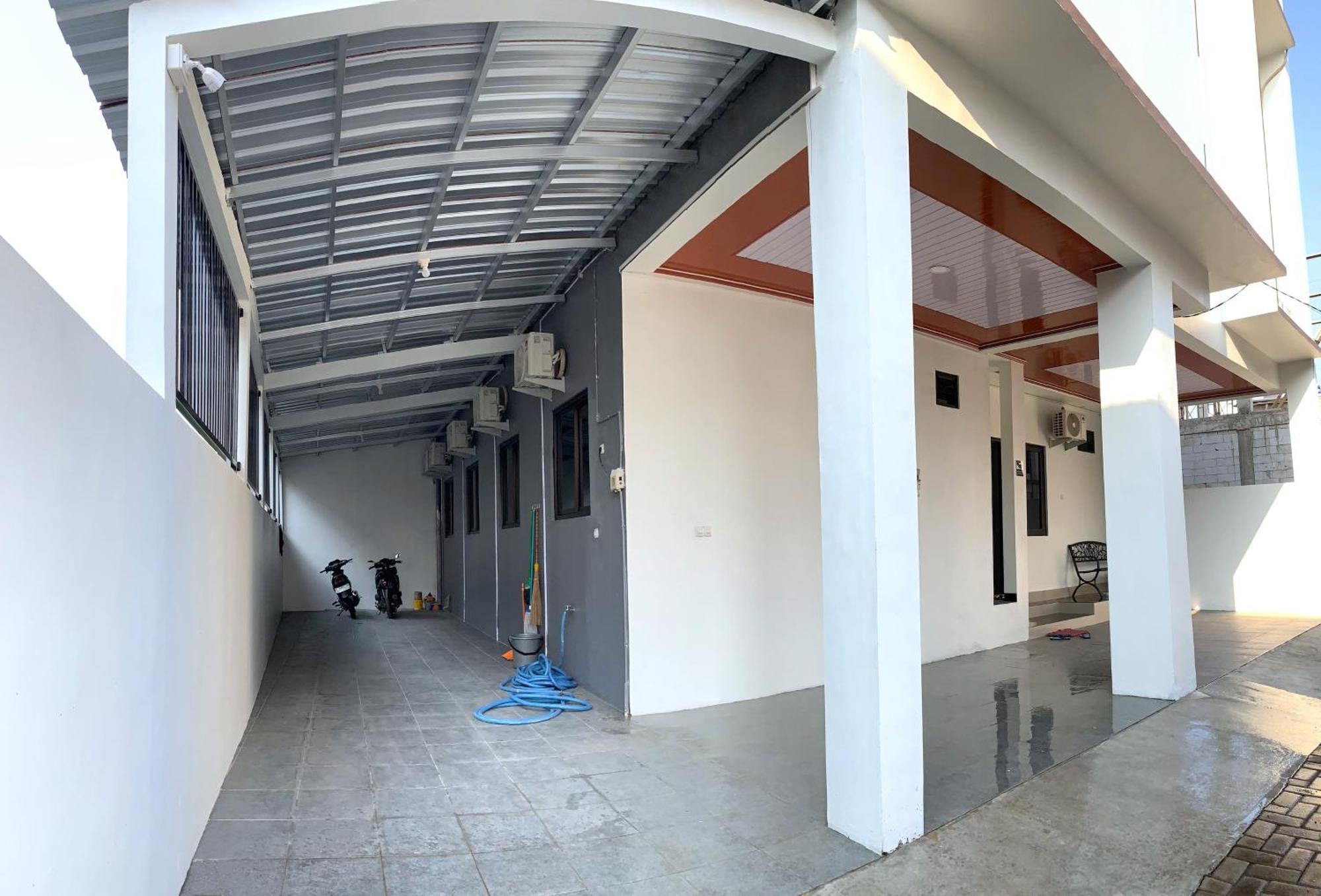 Kusuma Raya Guest House Srondolwetan المظهر الخارجي الصورة