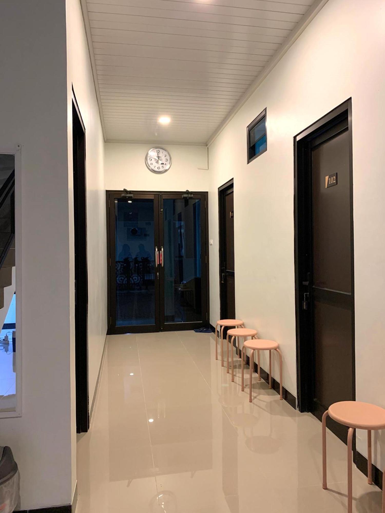 Kusuma Raya Guest House Srondolwetan المظهر الخارجي الصورة